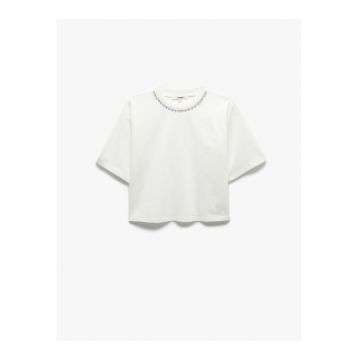 Tricou din bumbac cu aplicatie si decolteu la baza gatului