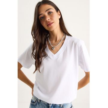 Tricou alb  decolteu in V - bumbac