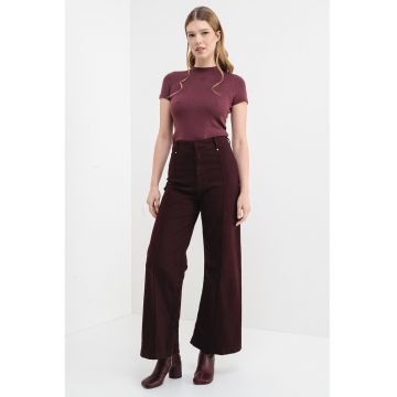 Tricou cambrat cu strasuri