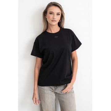 Tricou cu decolteu la baza gatului si logo discret