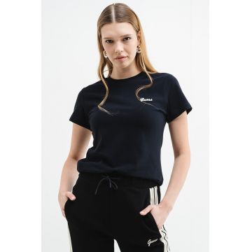 Tricou cu decolteu la baza gatului