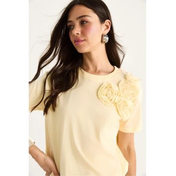 Tricou dama  guler rotund - detalii decorative - galben - bumbac
