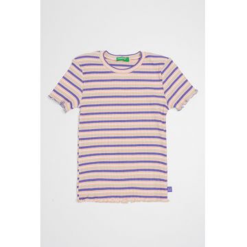 Tricou cu decolteu la baza gatului si model in dungi