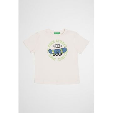Tricou cu decolteu la baza gatului si imprimeu pe partea din spate