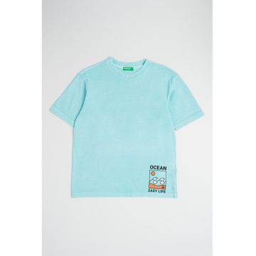 Tricou cu model si decolteu la baza gatului