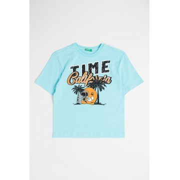 Tricou de bumbac cu decolteu la baza gatului si imprimeu