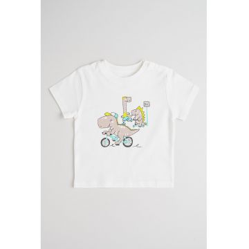 Tricou cu decolteu la baza gatului si imprimeu grafic