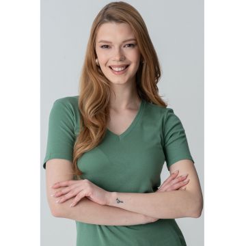 Tricou de bumbac cu decolteu in V