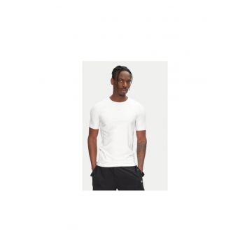 Tricou uni slim fit cu decolteu la baza gatului