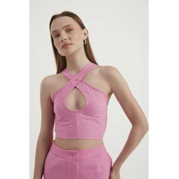 Top scurt -  decolteu halter - roz - material de inalta calitate