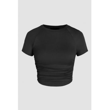 Top scurt -  detalii incretite - negru - jerseu -