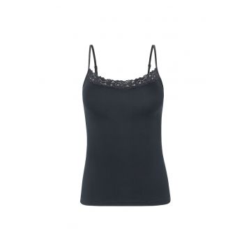 Top slim fit cu captuseala din dantela