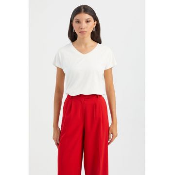 Tricou uni lejer - cu decolteu in V