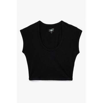 Tricou crop cu decolteu rotund Tricou crop cu decolteu rotund