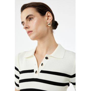 Tricou crop cu dungi