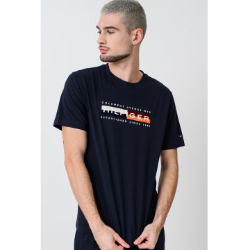 Tricou cu decolteu la baza gatului si imprimeu