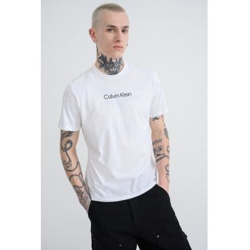 Tricou cu decolteu la baza gatului si imprimeu logo Tricou cu decolteu la baza gatului si imprimeu logo