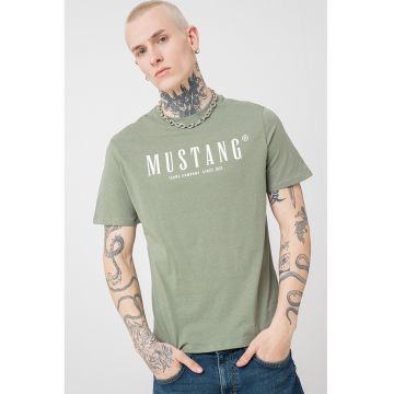 Tricou cu decolteu la baza gatului si imprimeu logo
