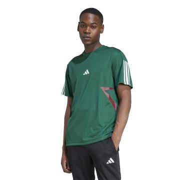 Tricou cu decolteu la baza gatului si logo
