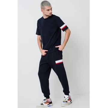Tricou cu logo brodat Tricou cu logo brodat