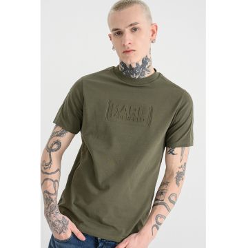 Tricou cu logo stantat Tricou cu logo stantat