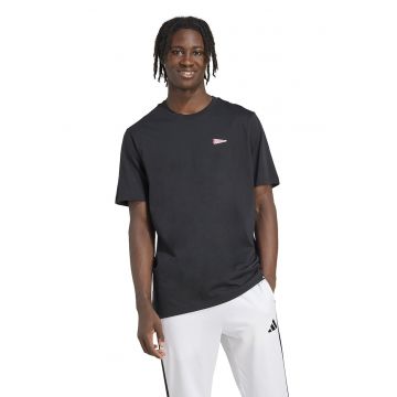 Tricou de bumbac cu logo brodat Tricou de bumbac cu logo brodat