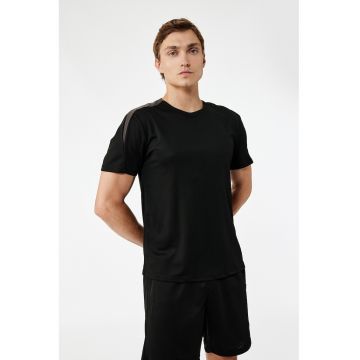 Tricou regular-fit cu model uni Tricou regular-fit cu model uni