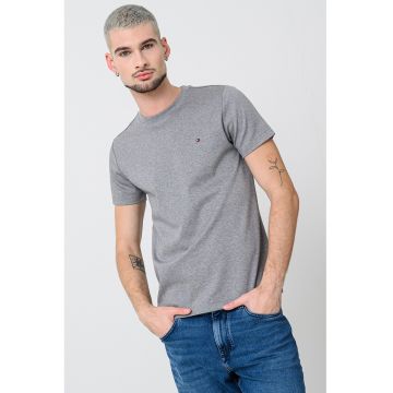Tricou slim fit cu decolteu la baza gatului Tricou slim fit cu decolteu la baza gatului