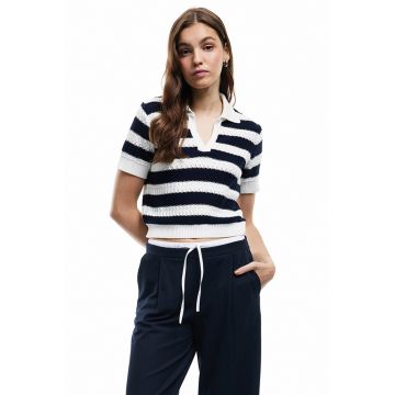 Tricou tricotat cu model in dungi