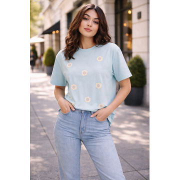 Tricou dama bleu din bumbac cu flori brodate