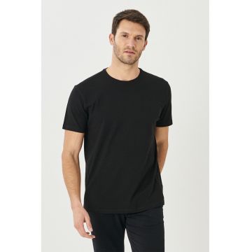 Tricou slim-fit cu model uni Tricou slim-fit cu model uni