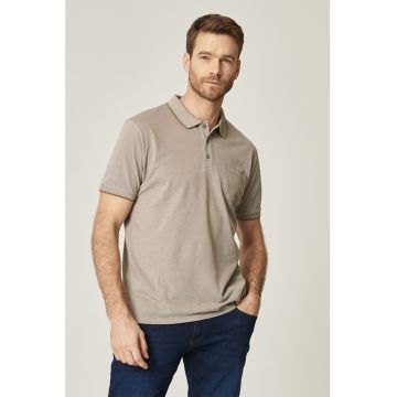 Tricou polo comfort-fit cu buzunar pe piept