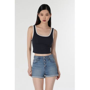 Top crop cu decolteu rotund