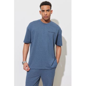 Tricou cu decolteu la baza gatului si maneci cazute