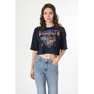 Tricou crop cu imprimeu