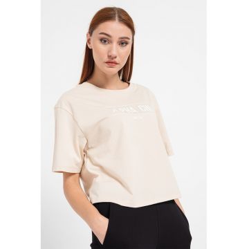 Tricou crop cu imprimeu text