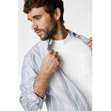 Tricou de bumbac cu buzunar aplicat pe piept Tricou de bumbac cu buzunar aplicat pe piept